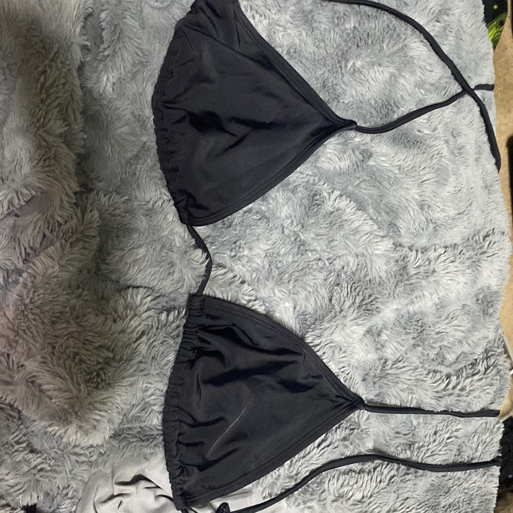 Black triangle swim top. Size L